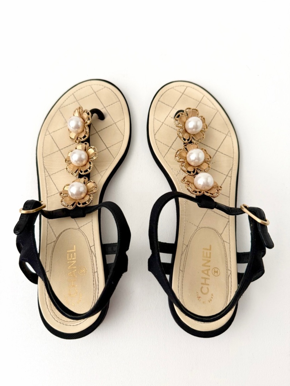 CHANEL | Pearl Camellia Black Grosgrain Thong Sandals CC Logo Slingback EU 37C - Picture 5 of 16
